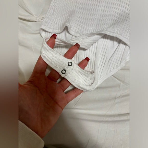 A&F Sweetheart Cross-Back Bodysuit NEVER WORN - Picture 8 of 8